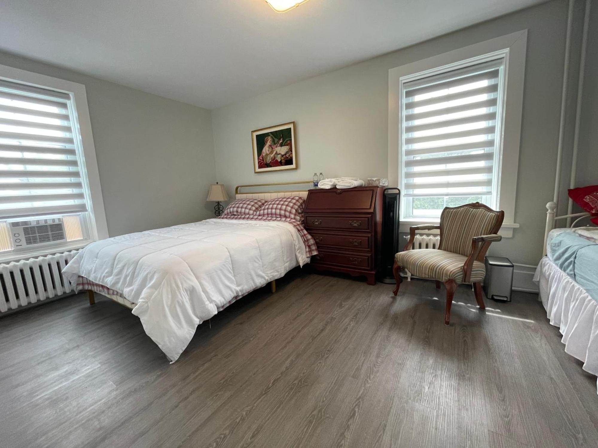 Atlantic Pub & Hotel Glen Robertson Bagian luar foto