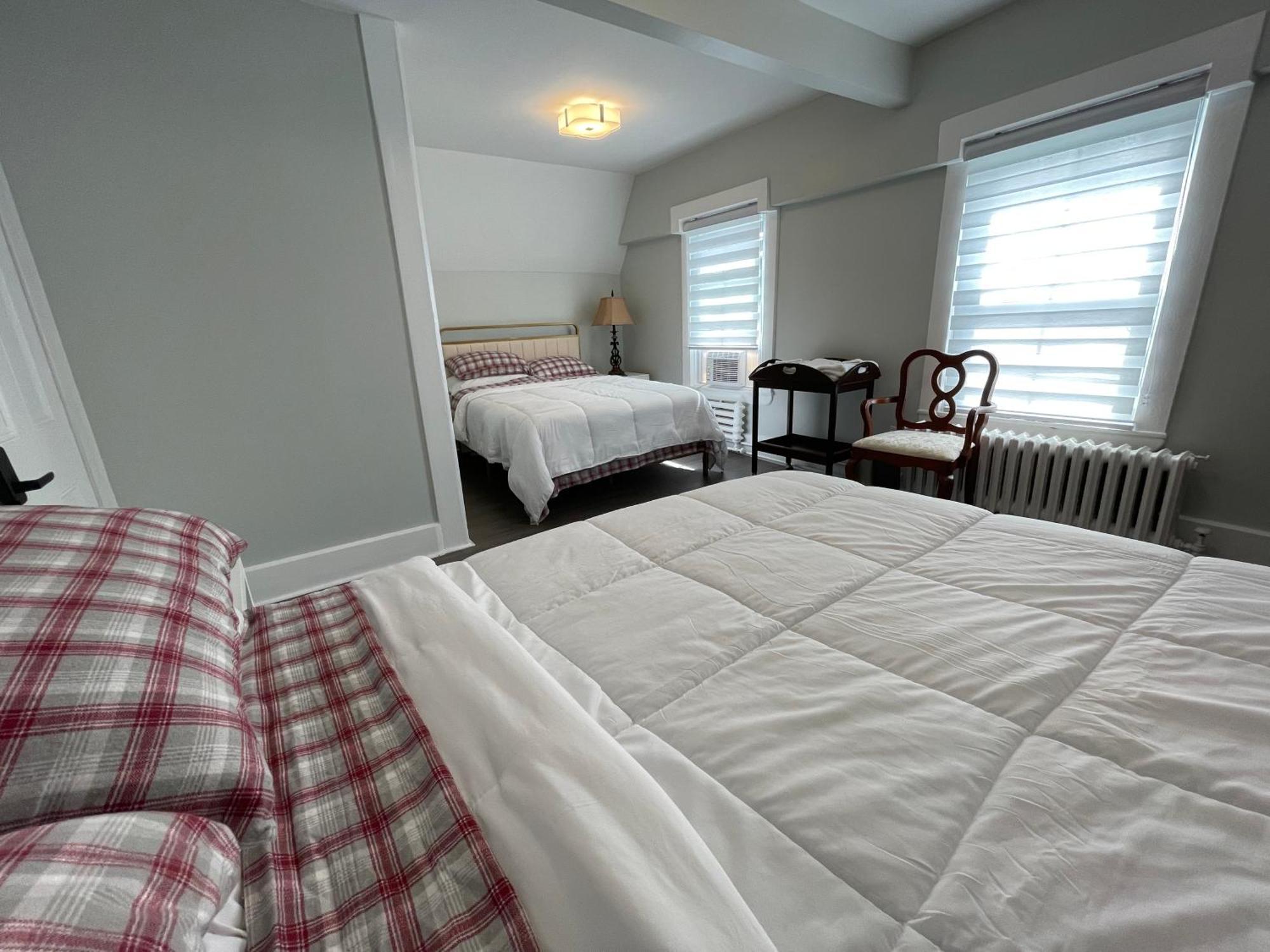 Atlantic Pub & Hotel Glen Robertson Bagian luar foto